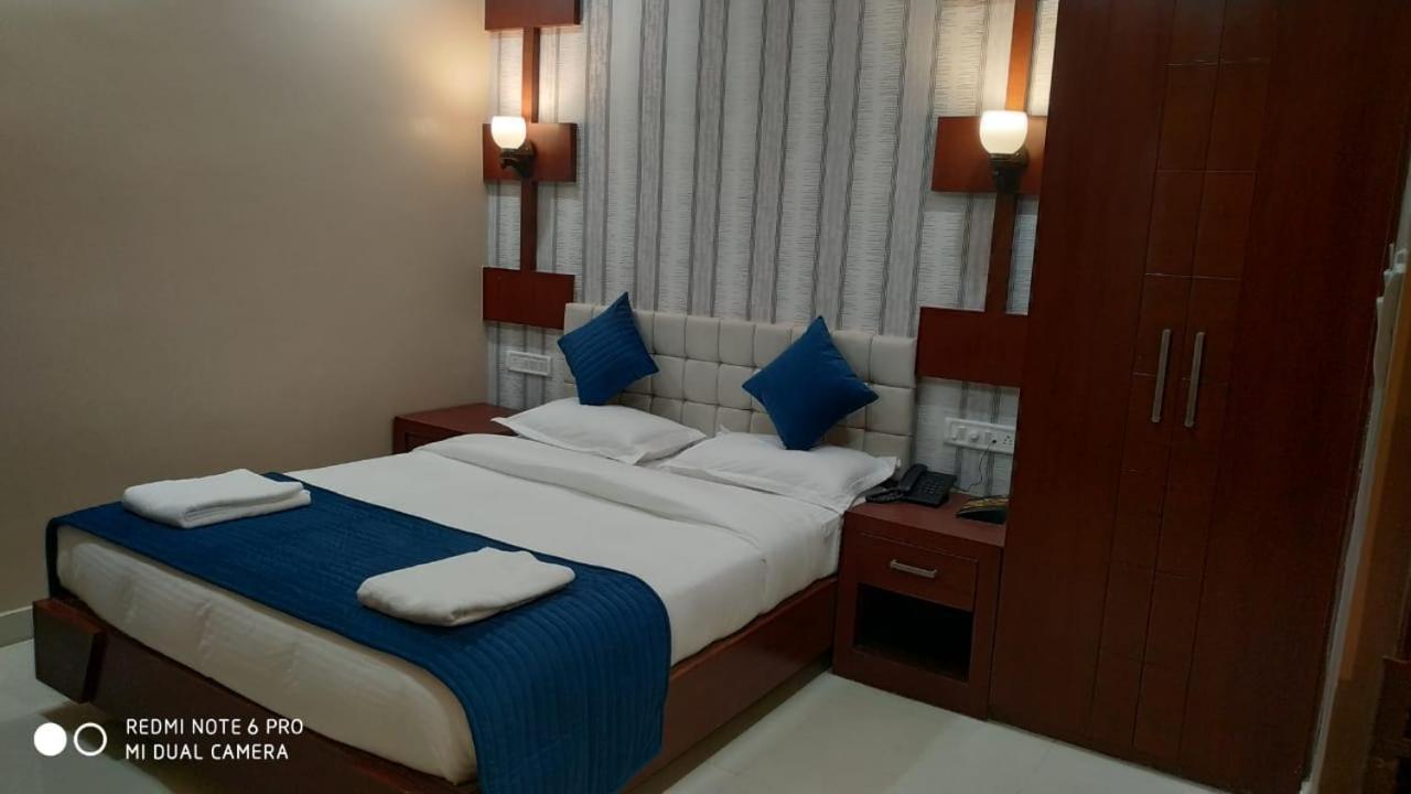 Hotel Sjr Varanasi Dış mekan fotoğraf
