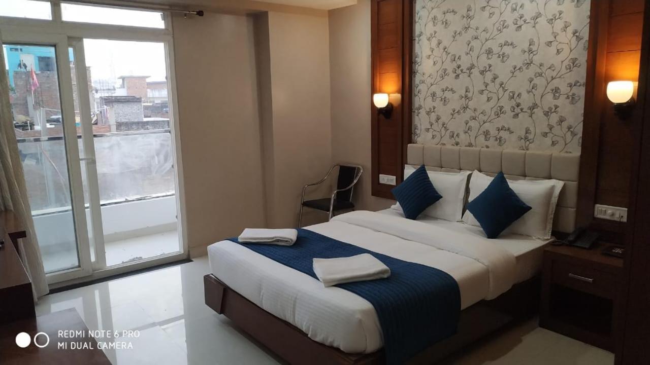 Hotel Sjr Varanasi Dış mekan fotoğraf